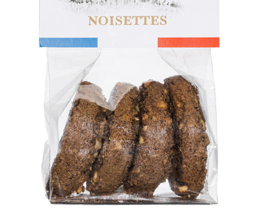 Paquet de 4 biscuits sur fond blanc goût noisettes La chanteracoise