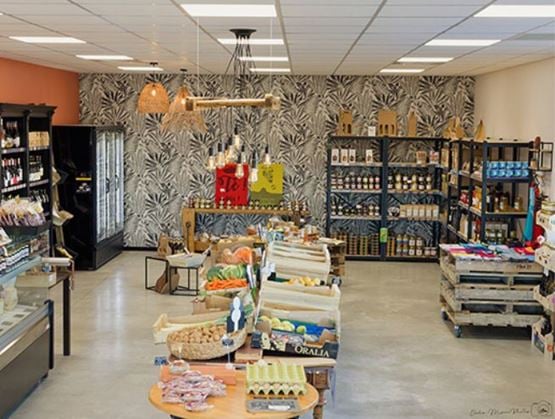 intérieur de l'épicerie "Bien et bon"