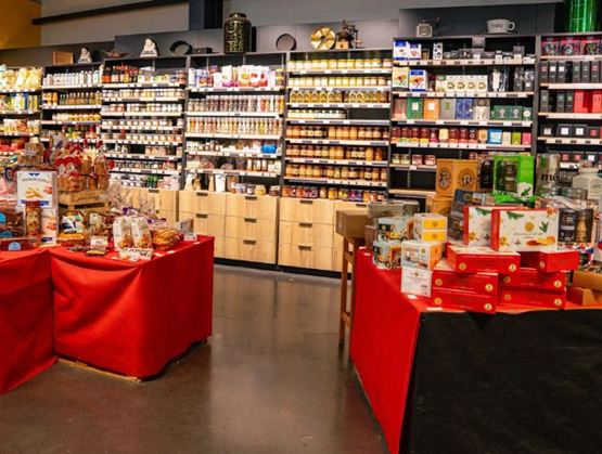 Intérieur de l'épicerie Plaisir Fraîcheur