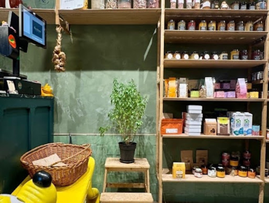 Vue intérieure de l'épicerie Verdure