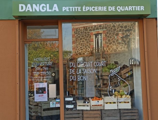 Devanture de l'épicerie Dangla à Romainville en Seine-Saint-Denis