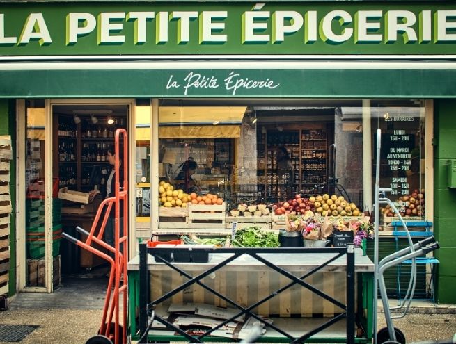 Devanture de La petite épicerie à Montreuil
