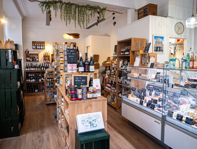 Intérieur de l'épicerie Racynes 