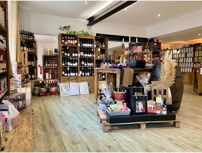 vue intérieure de l'épicerie Hexagone à Pouzaaugues