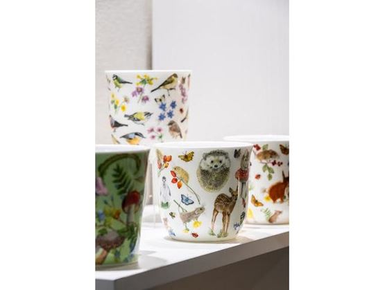 Decorated ceramic cups