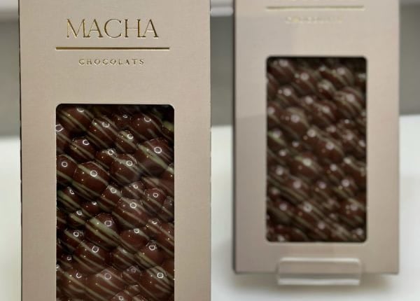 Dark chocolate bar with Iranian pistachio filling - Macha - Jury's favorite