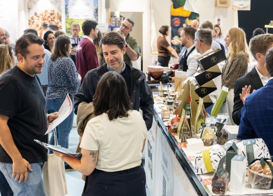 visiteurs et exposants au salon Gourmet Selection